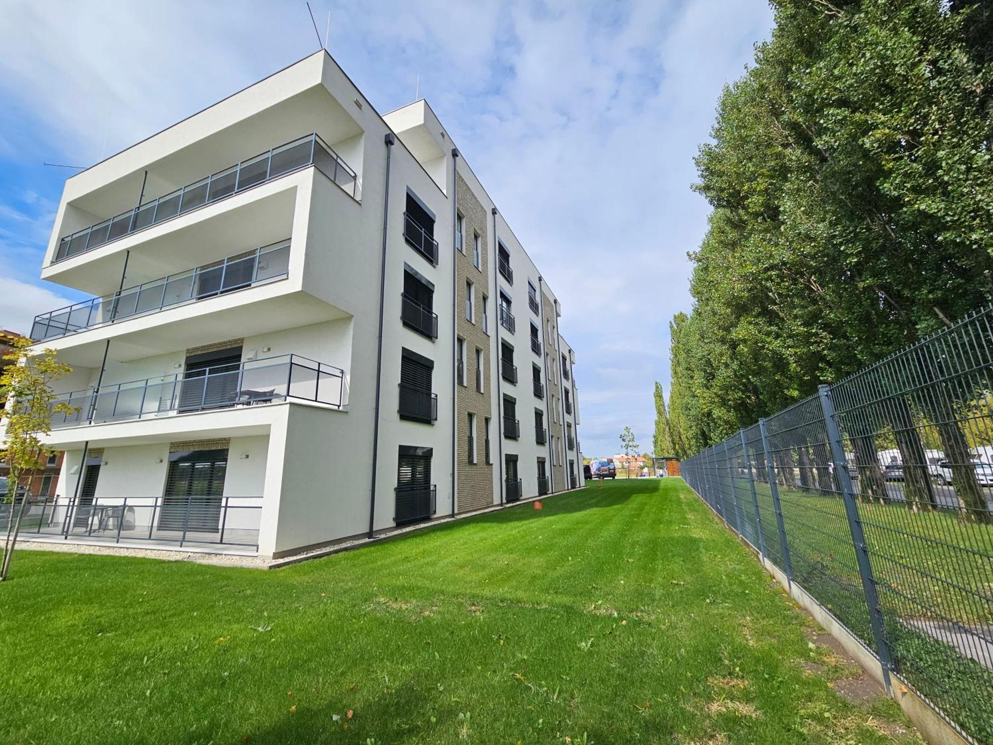 Harmonia Riva Apartman B11 Dunajská Streda Exteriör bild