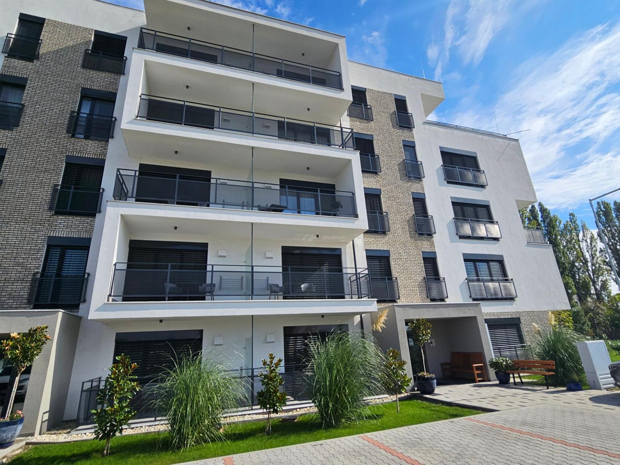 Harmonia Riva Apartman B11 Dunajská Streda Exteriör bild