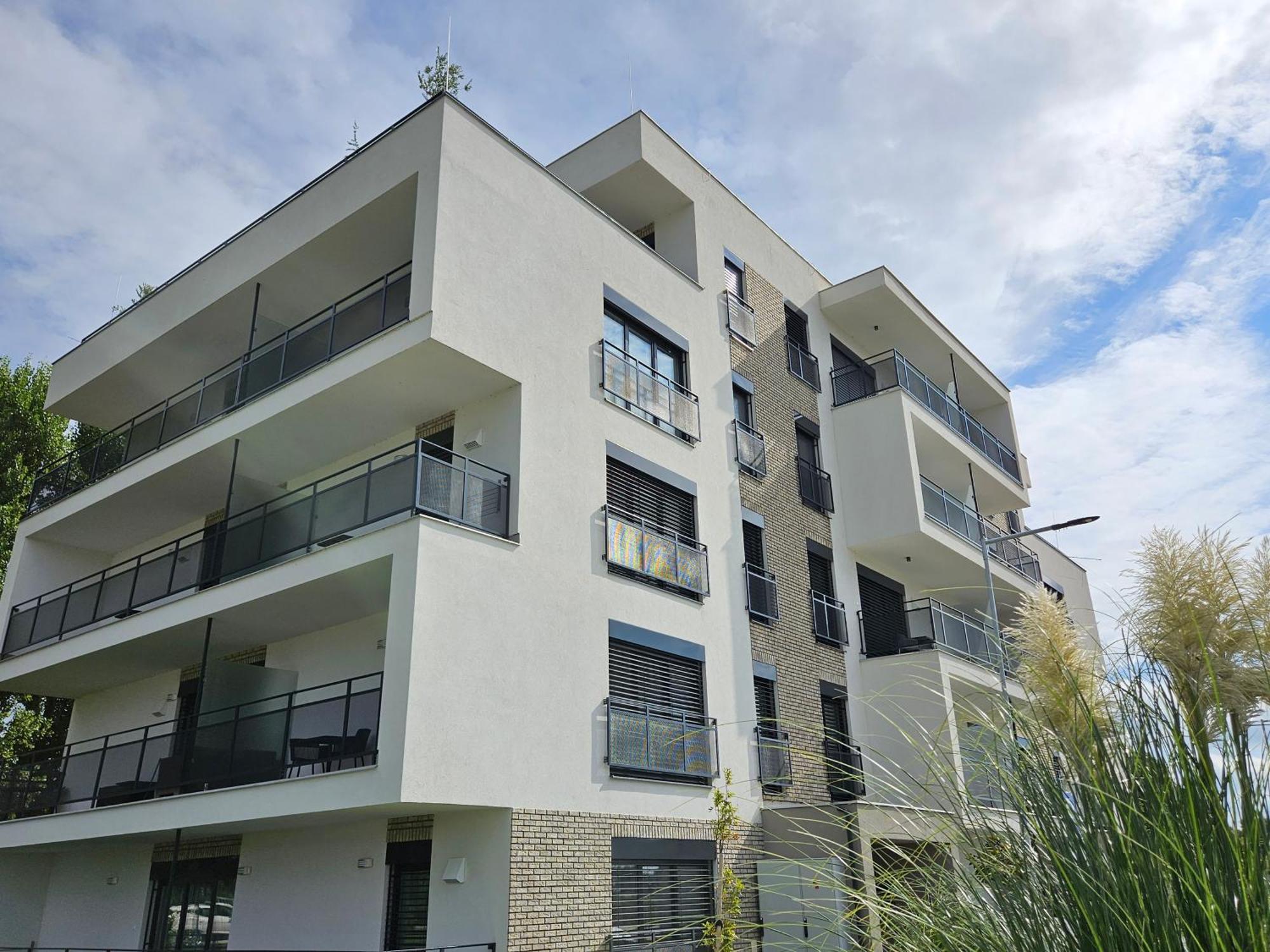Harmonia Riva Apartman B11 Dunajská Streda Exteriör bild