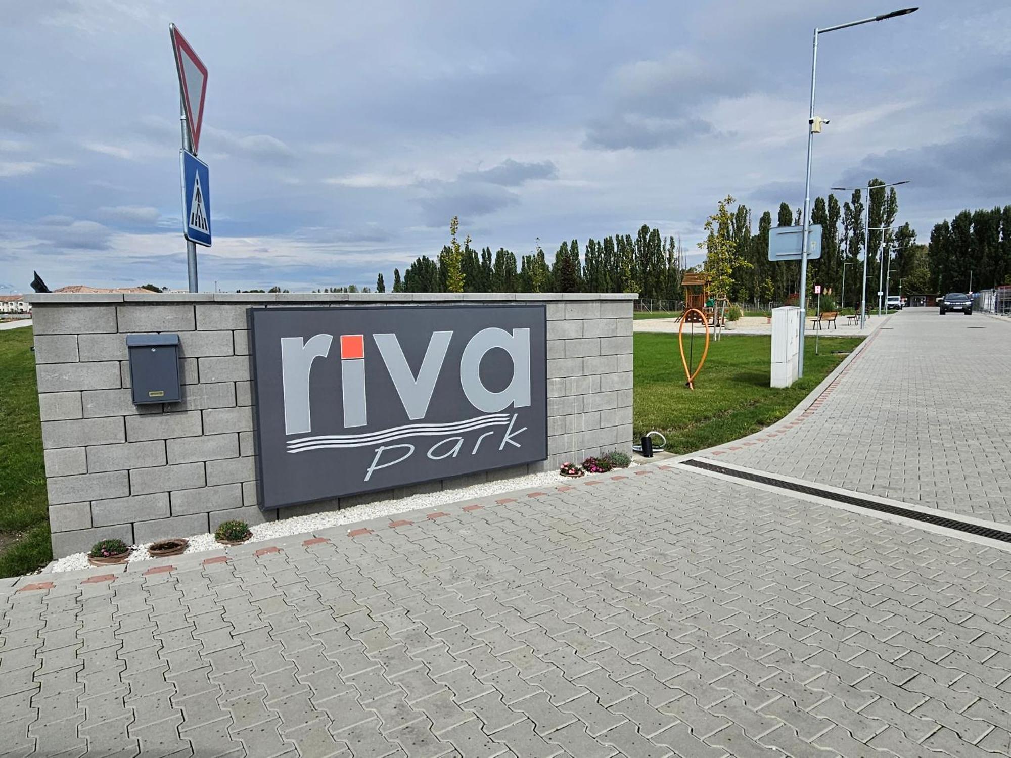 Harmonia Riva Apartman B11 Dunajská Streda Exteriör bild