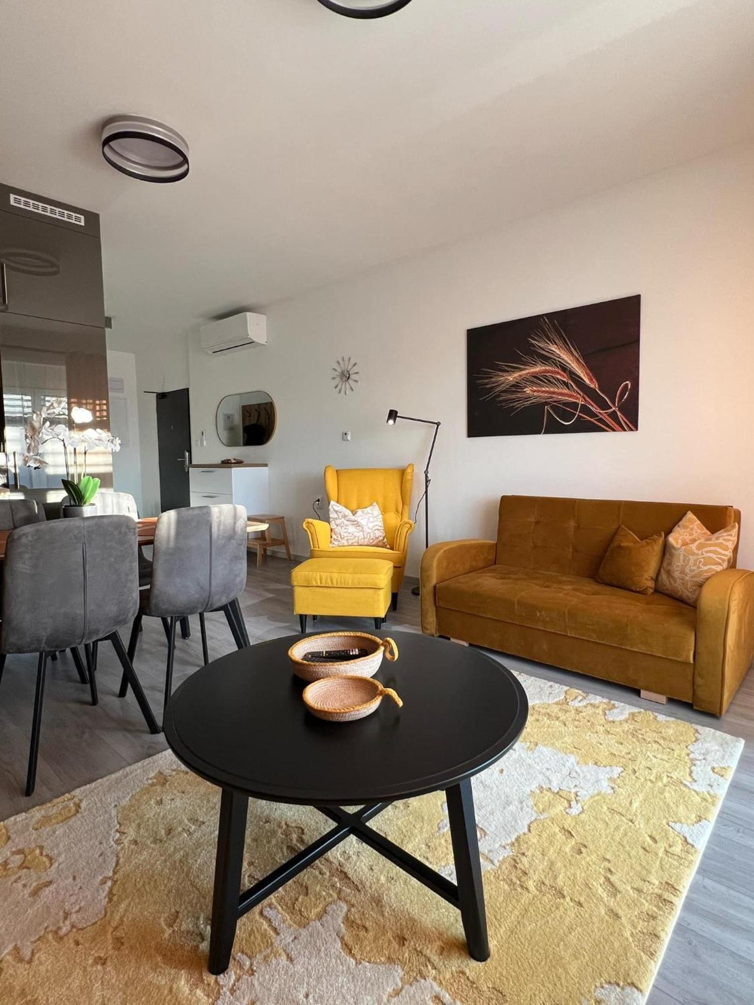 Harmonia Riva Apartman B11 Dunajská Streda Exteriör bild